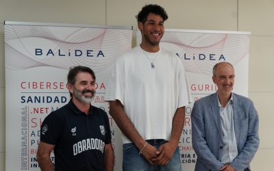 Balidea acoge la presentación de Felipe Dos Anjos como nuevo jugador del Monbus Obradoiro