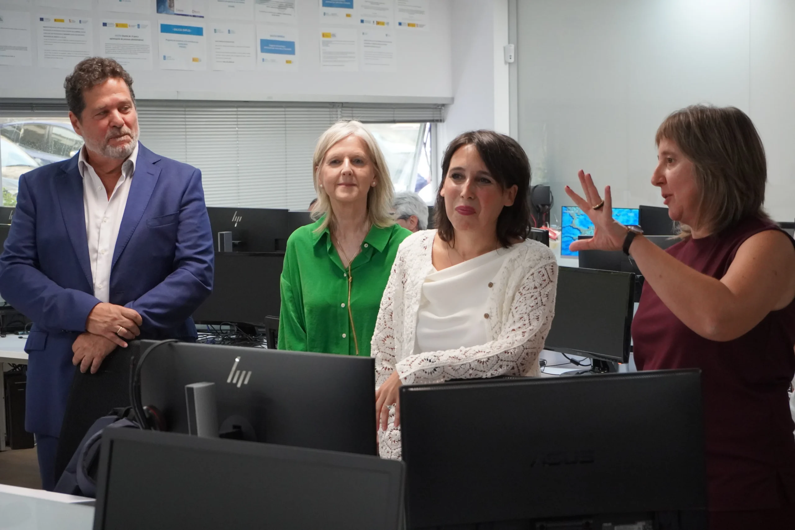 Visita de la conselleira de Economía y la presidenta de IGAPE